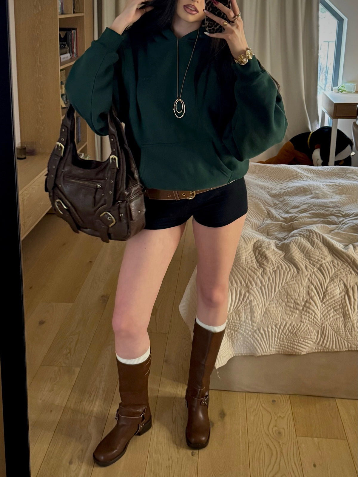 Basic Hoodie - Bottle Green – zdjęcie w stylizacji 1