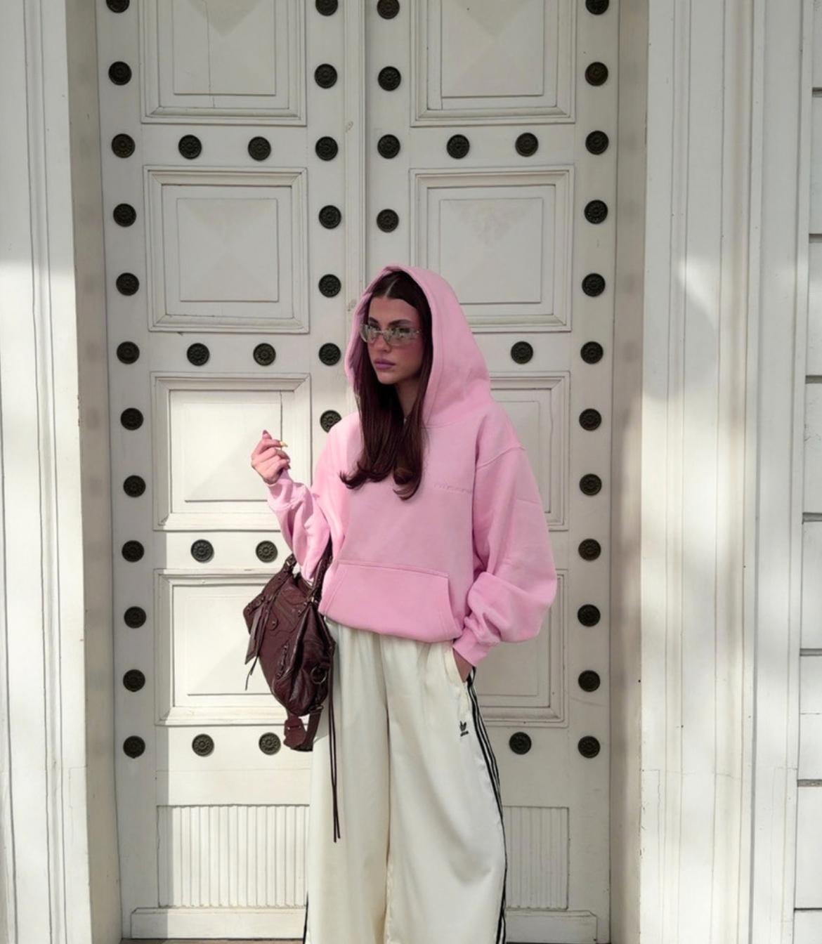 Basic Hoodie - Baby Pink – zdjęcie w stylizacji 1